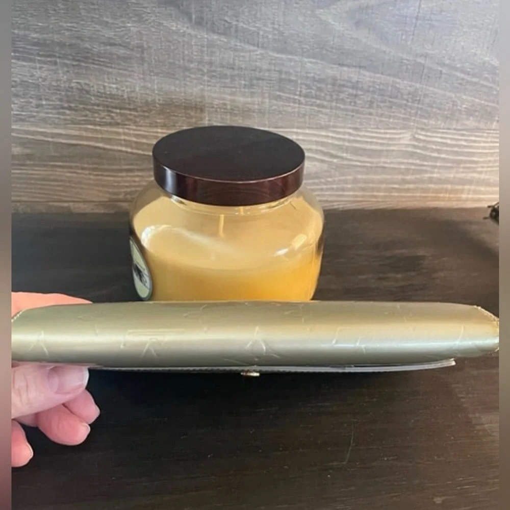 Louis Vuitton Glossy Beige Vernis Porte Wallet - Picture 10 of 15